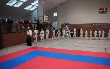  (4)